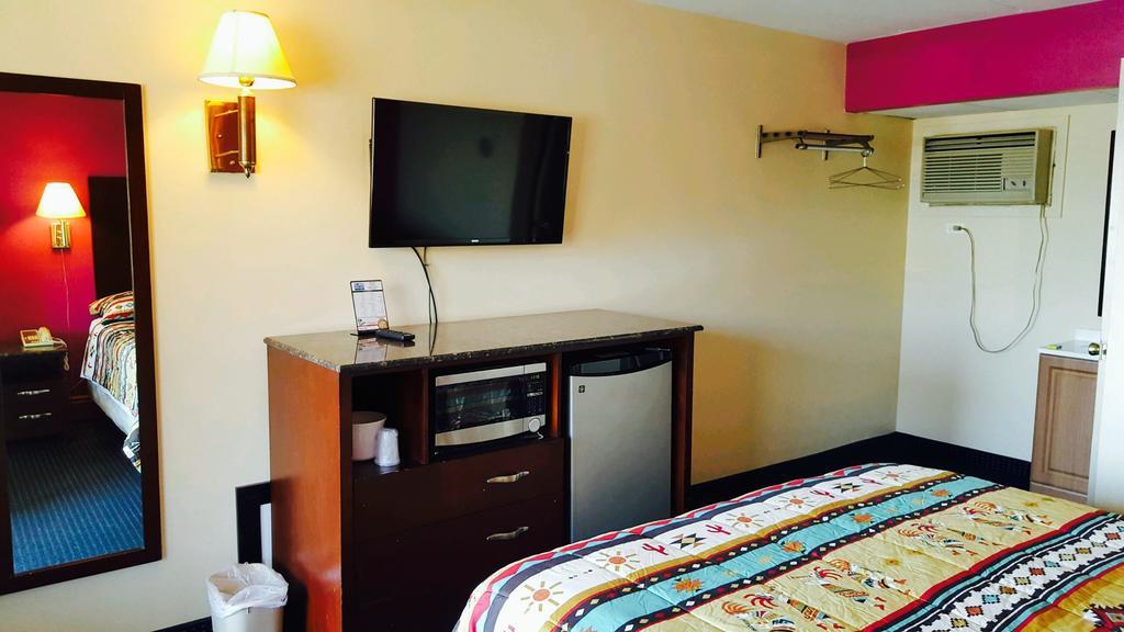 American Inn And Suites Countryside Экстерьер фото