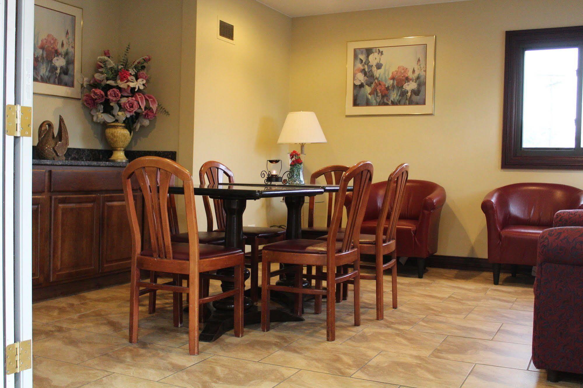 American Inn And Suites Countryside Экстерьер фото